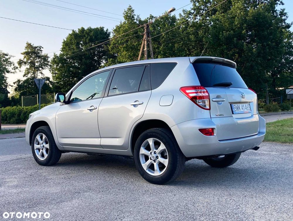 Toyota RAV4 - 4