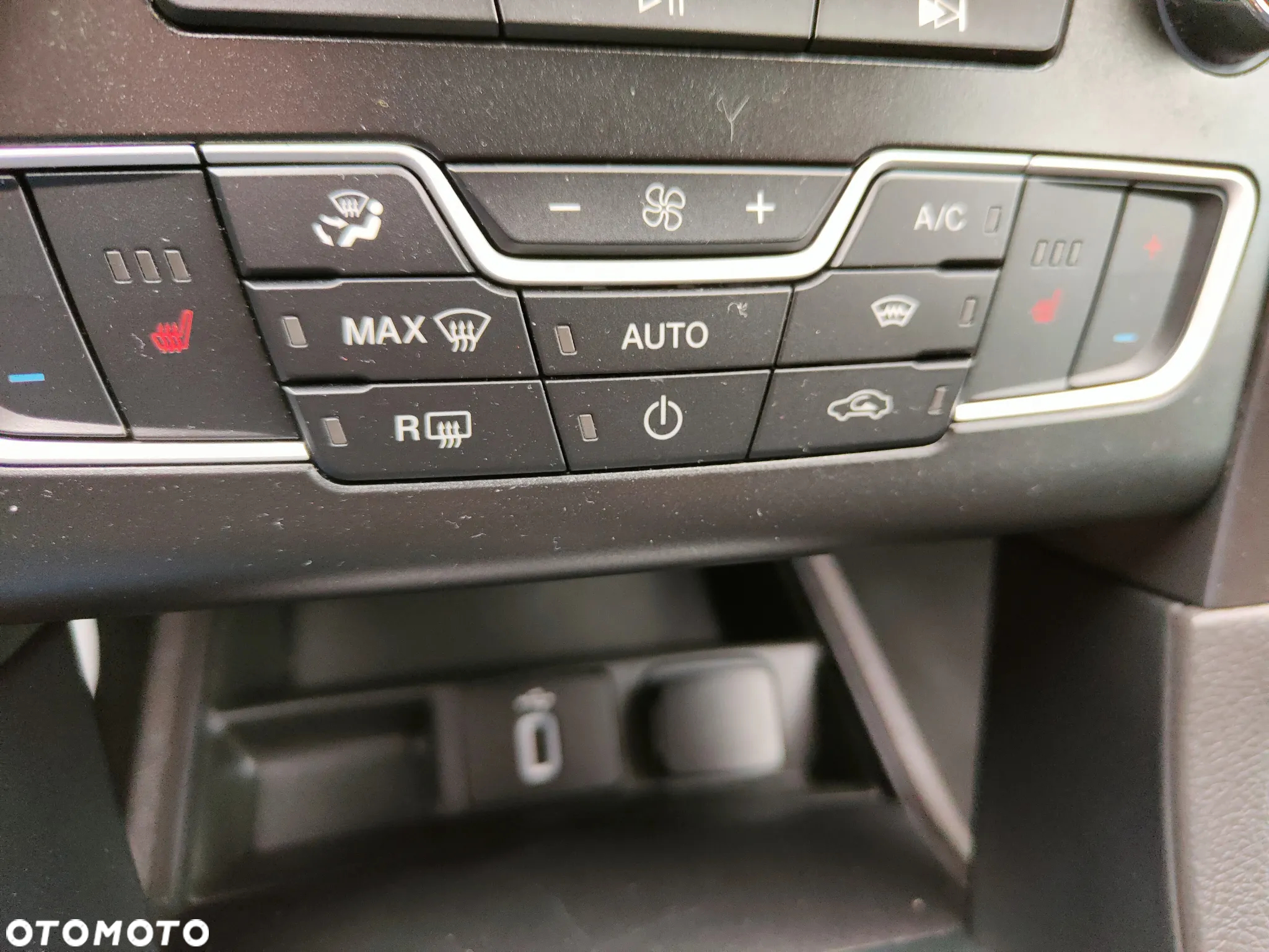 Ford Mondeo 2.0 TDCi Ambiente Plus - 9