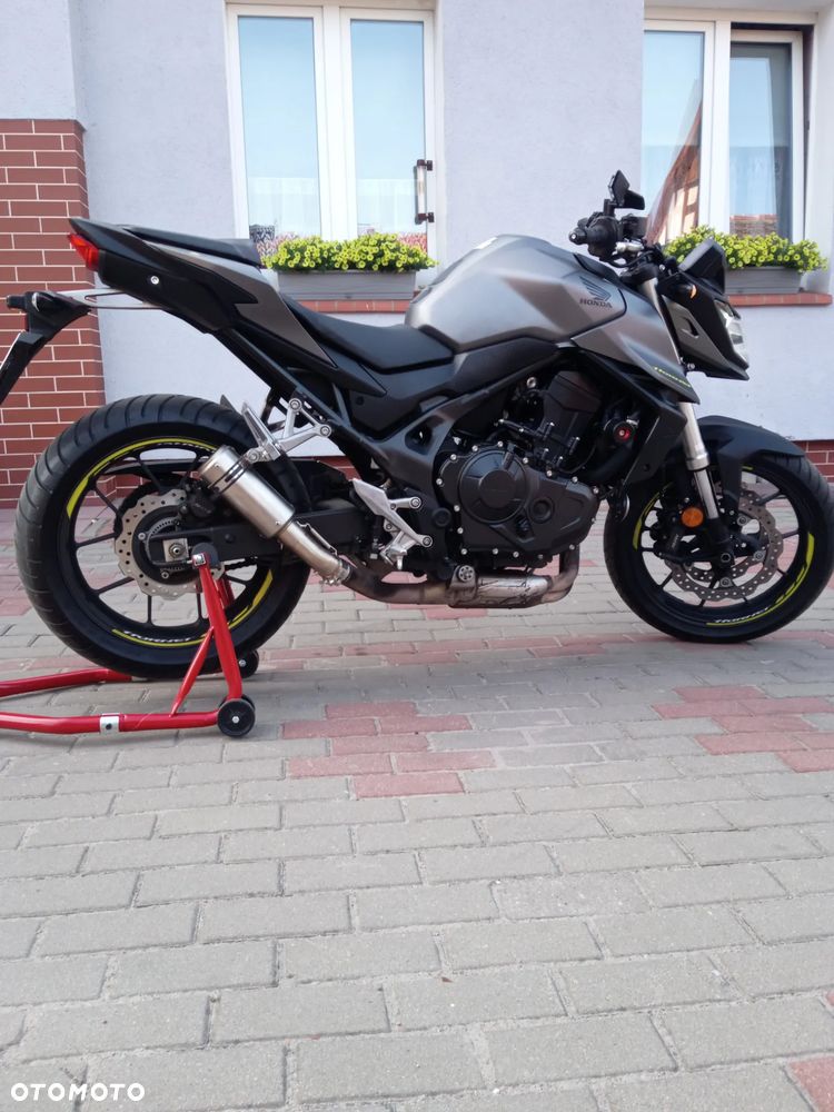 Honda CB - 1