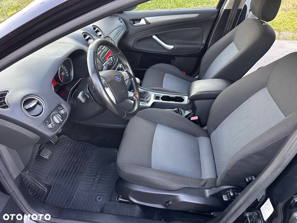 Ford Mondeo - 19