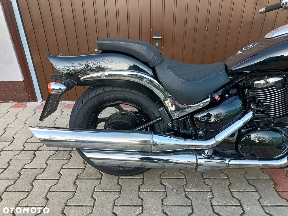 Suzuki Intruder - 12