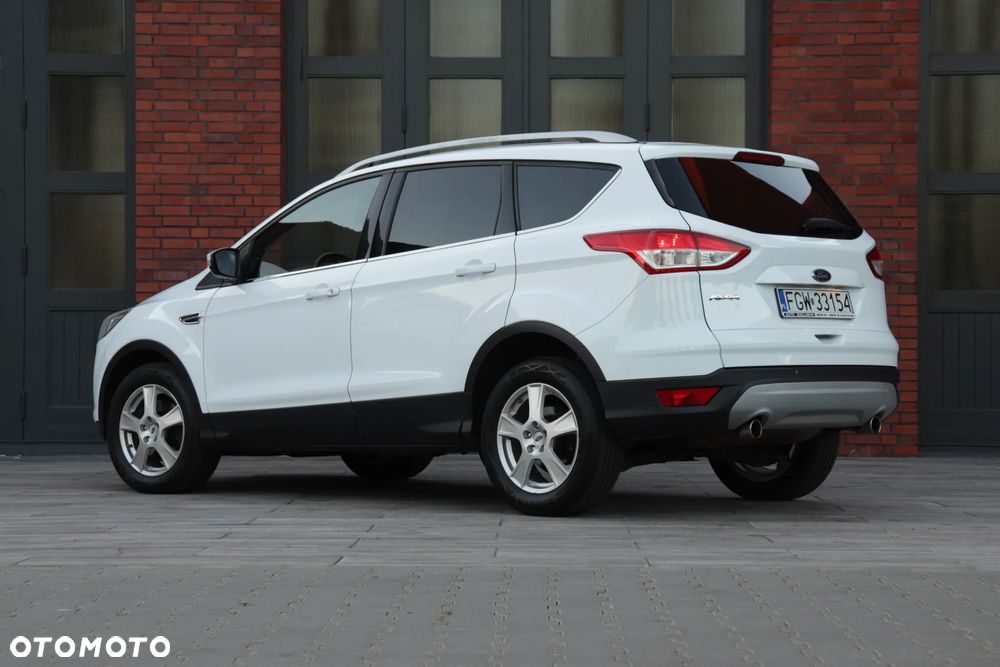 Ford Kuga 2.0 TDCi 2x4 Titanium - 16