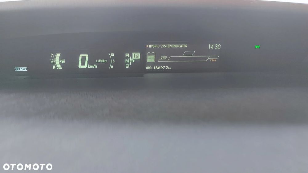Toyota Prius (Hybrid) - 17