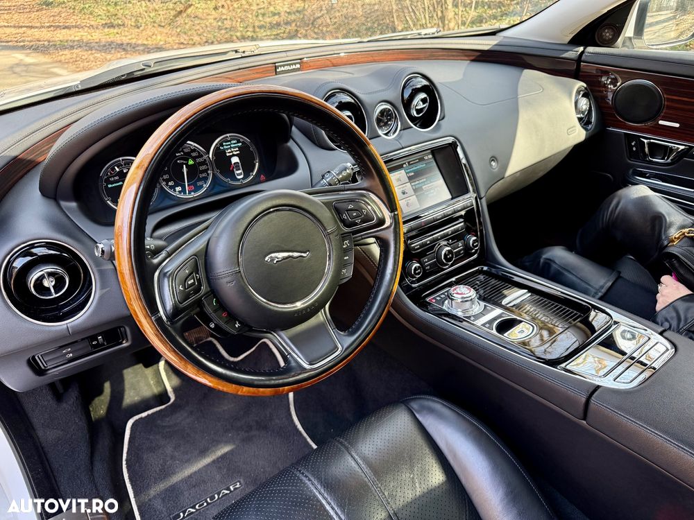 Jaguar XJ 3.0 V6 Kompressor AWD Premium Luxury - 4