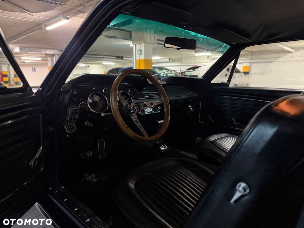 Ford Mustang - 26