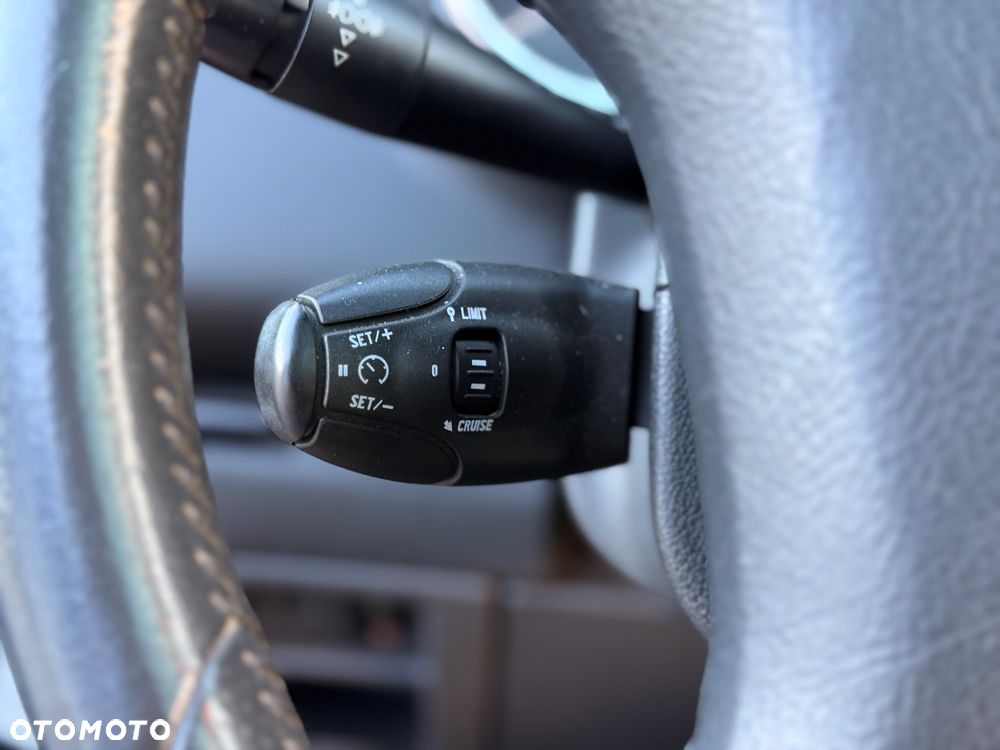 Peugeot 3008 1.6 HDi Premium - 25