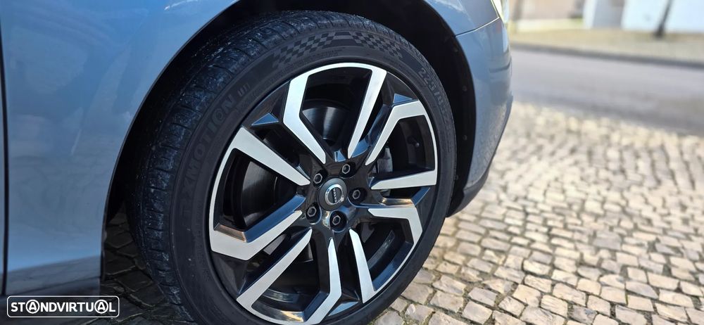 Volvo V40 Cross Country 2.0 D3 Momentum - 20