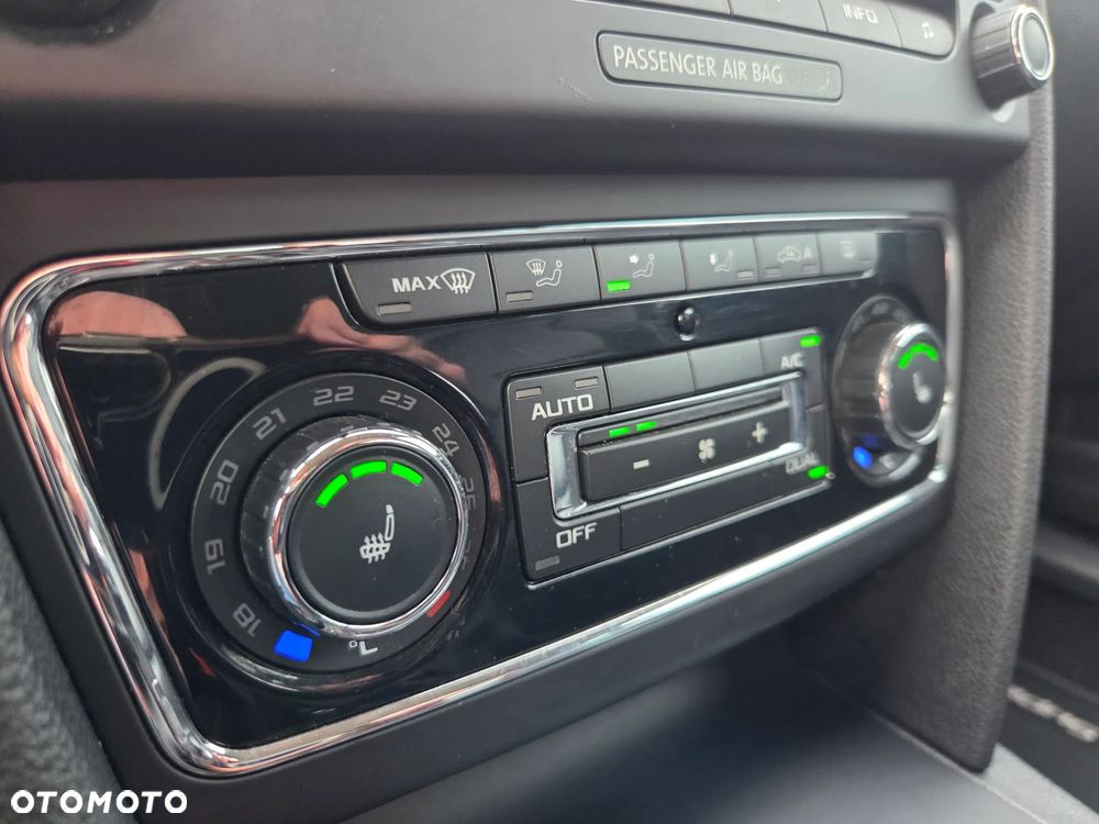 Skoda Superb 2.0 TDI DSG Exclusive - 39