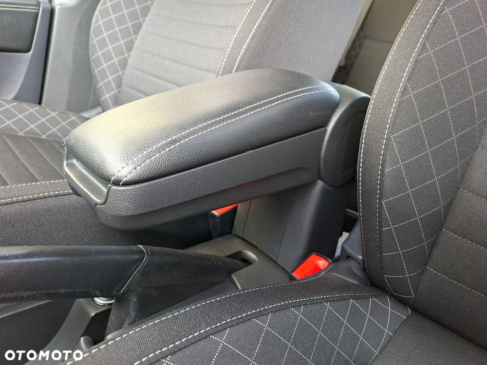 Skoda RAPID 1.0 TSI Style - 22