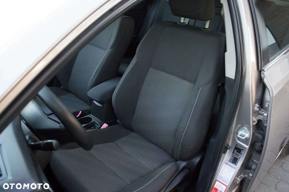 Toyota Auris - 14