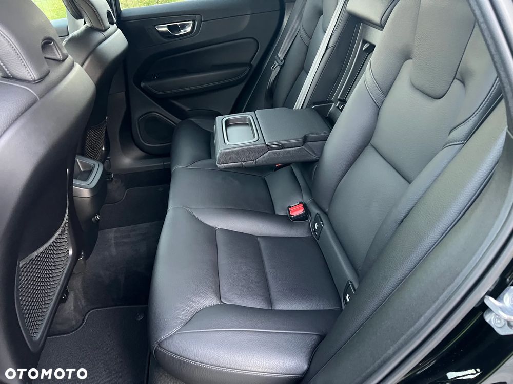 Volvo XC 60 D4 Geartronic Momentum Pro - 28