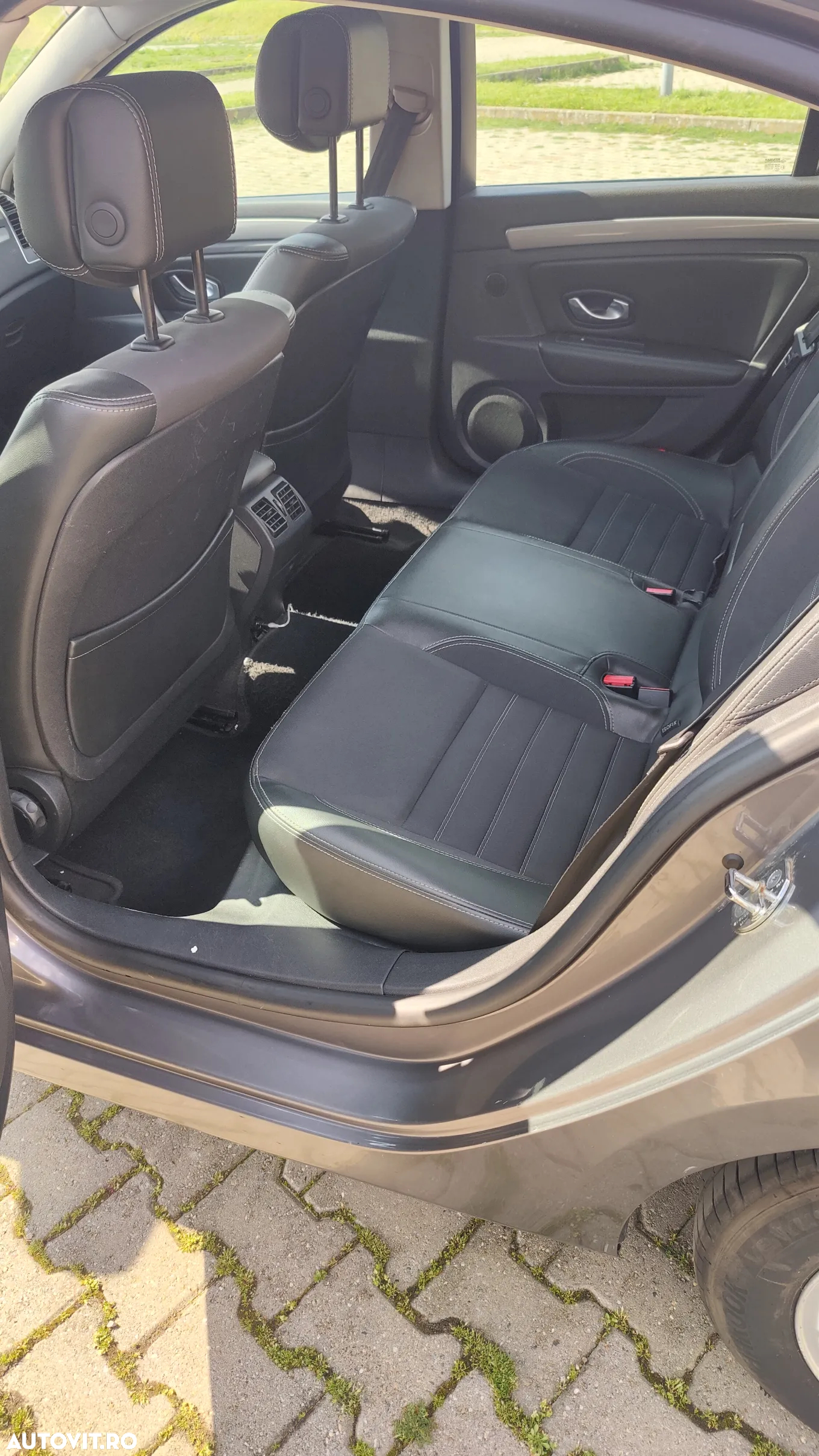 Renault Laguna dCi 110 FAP Dynamique - 12