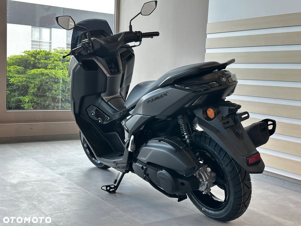 Yamaha NMAX - 4