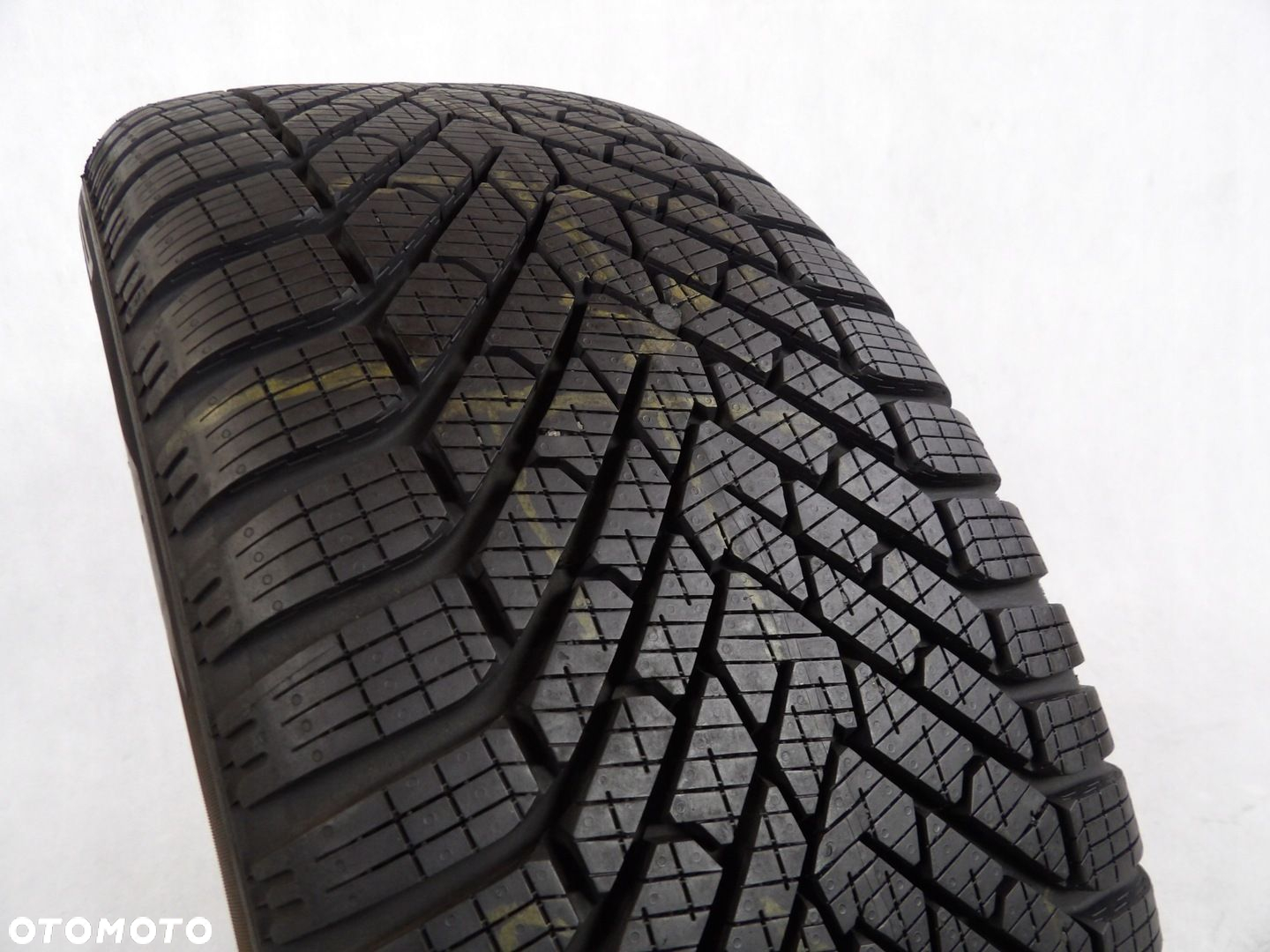 1x opona 225/45R18 PIRELLI CINTURATO WINTER 2 - 2