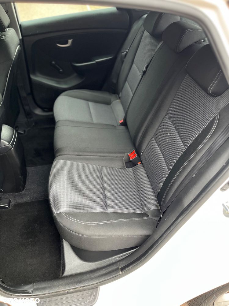 Hyundai i30 1.4 Trend - 14