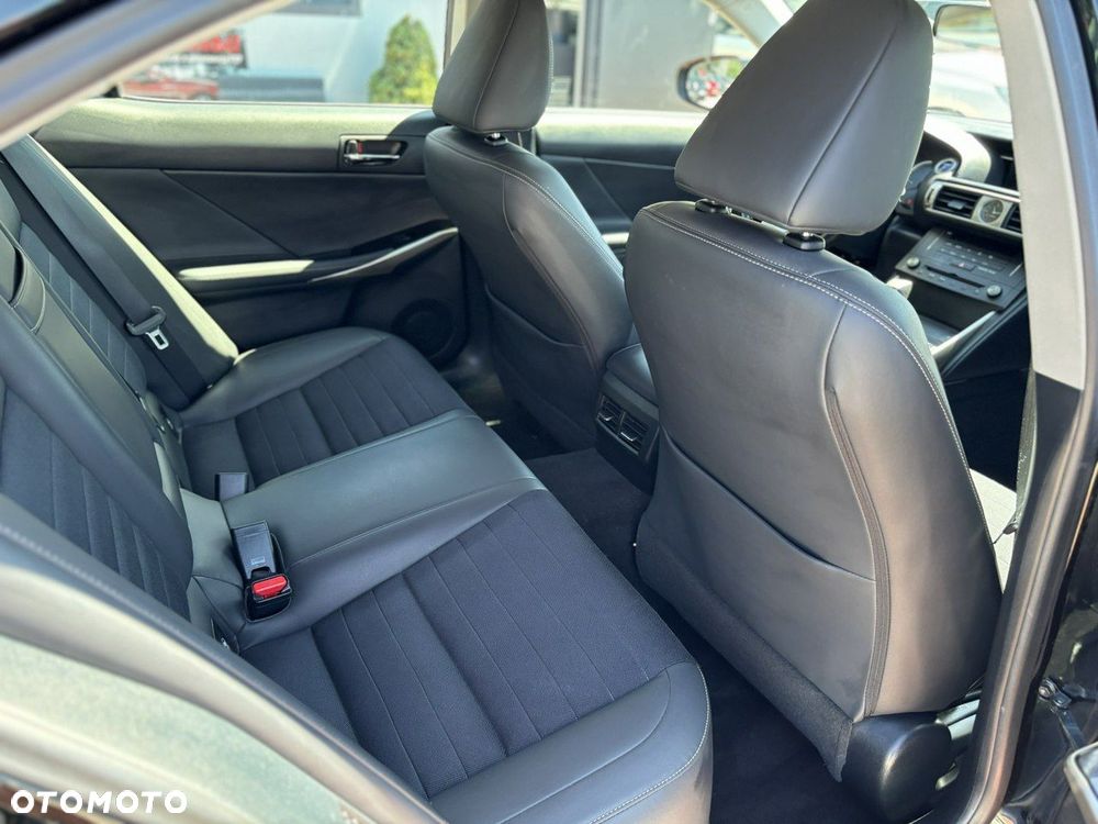 Lexus IS - 26