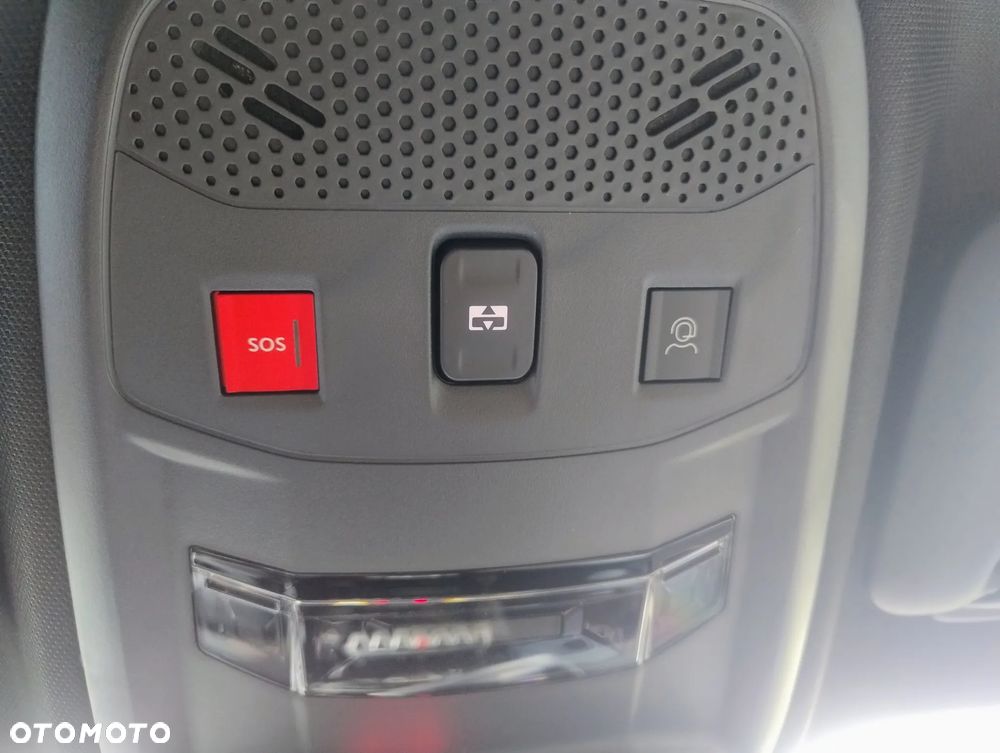 Peugeot 2008 PureTech mHEV Allure e-DCS6 - 20