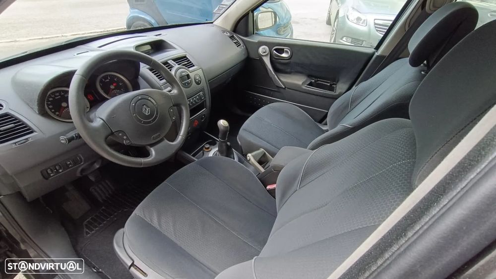 Renault Mégane 1.5 dCi L. Privilège - 11