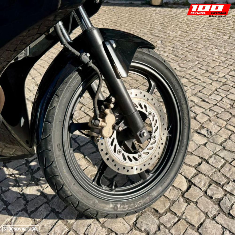 Honda CBR 125 - 7