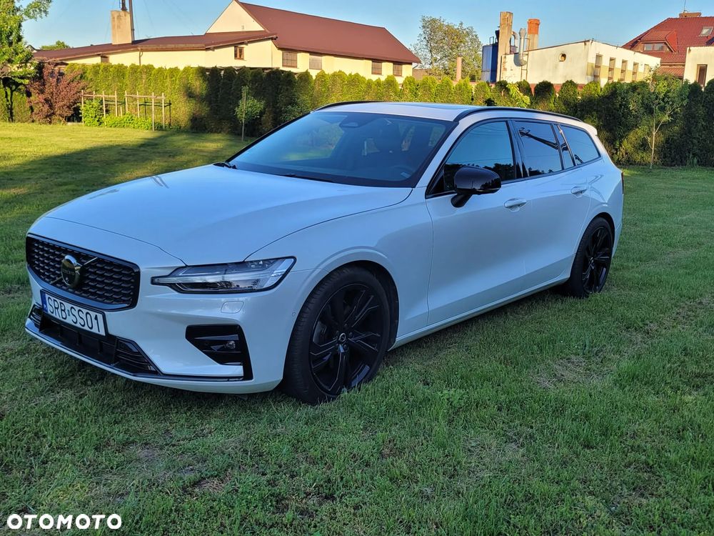 Volvo V60 B4 B R-Design - 3