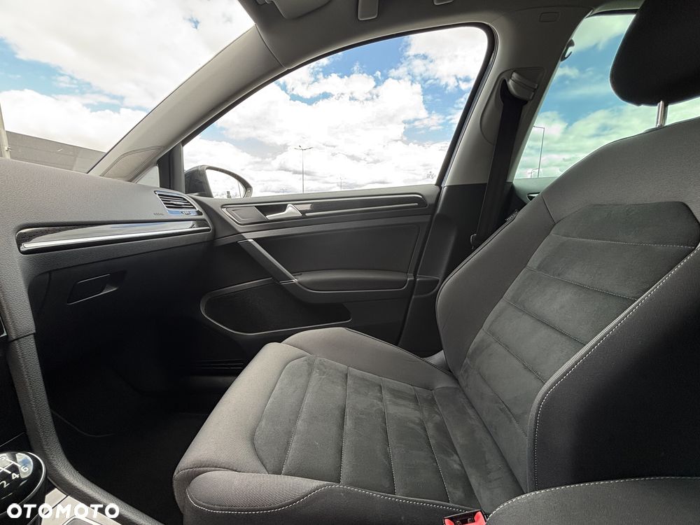 Volkswagen Golf - 12