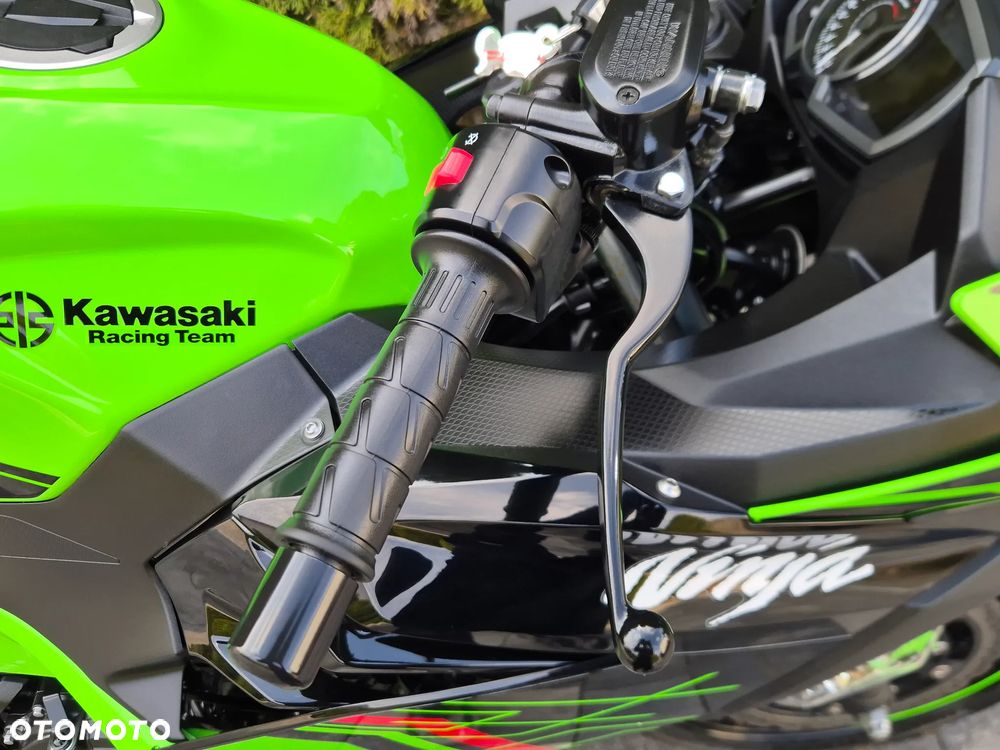 Kawasaki Ninja 400 - 9