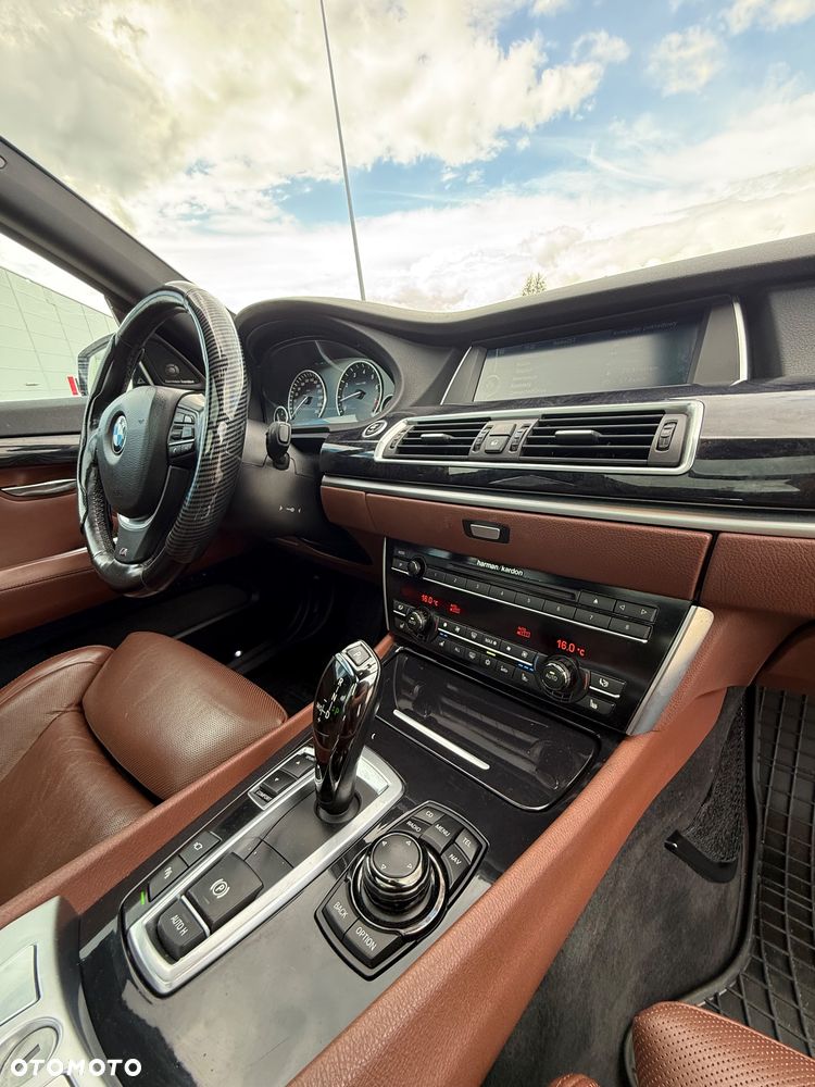 BMW 5GT 550i Luxury Line - 38
