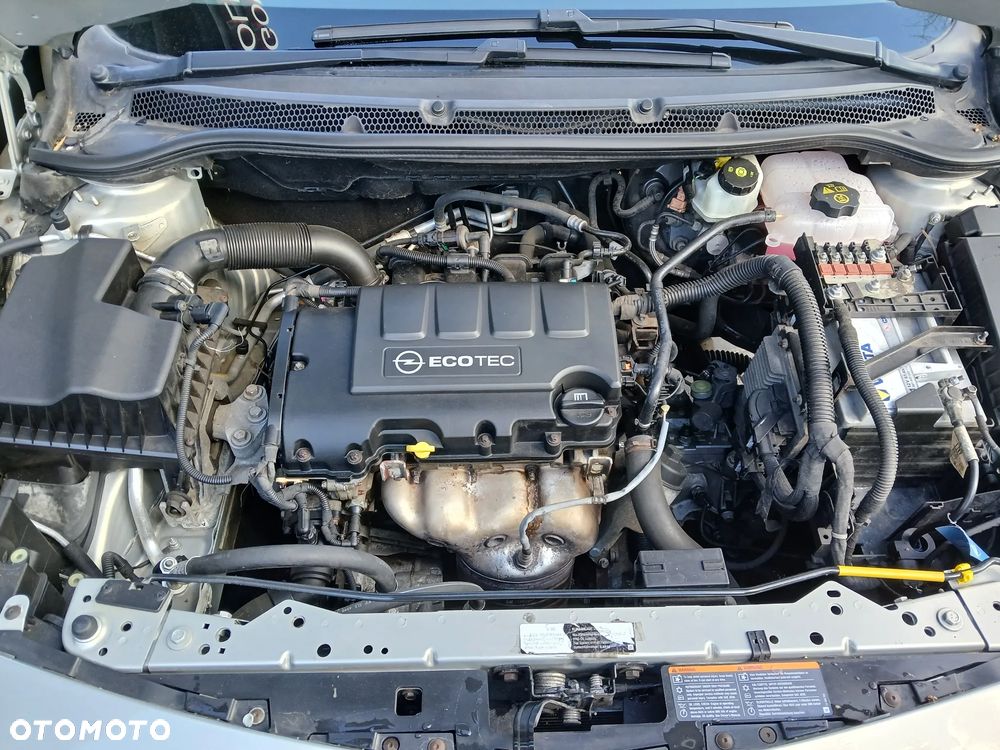 Opel Astra 1.4 ecoFLEX - 22