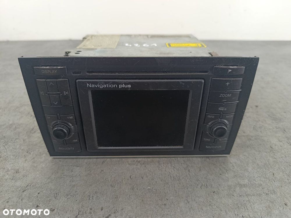 RADIO NAWIGACJA FABRYCZNA AUDI A4 B6 3.0 V6 - 1