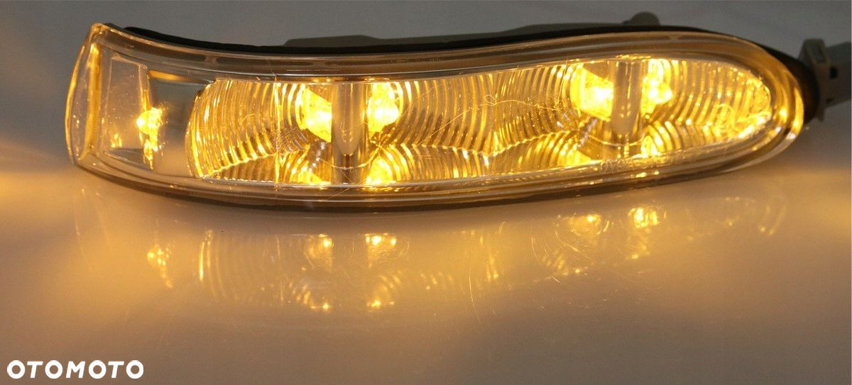 Kierunkowskaz Migacz w Lusterko Mercedes CLK 209 SL R 230 Vito Viano 639 - 5