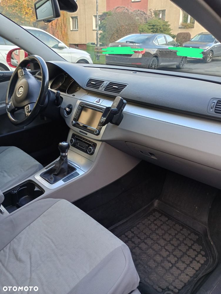 Volkswagen Passat 2.0 TDI Comfortline - 17
