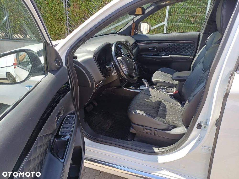 Mitsubishi Outlander 2.4 4WD Diamant+ - 15