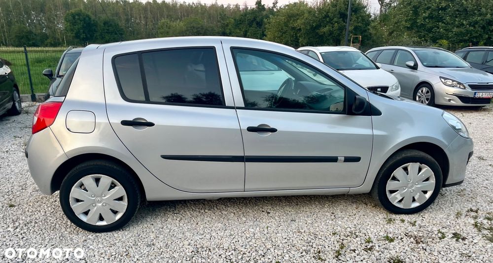 Renault Clio 1.2 16V Authentique - 5