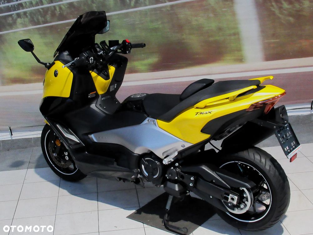 Yamaha Tmax - 5