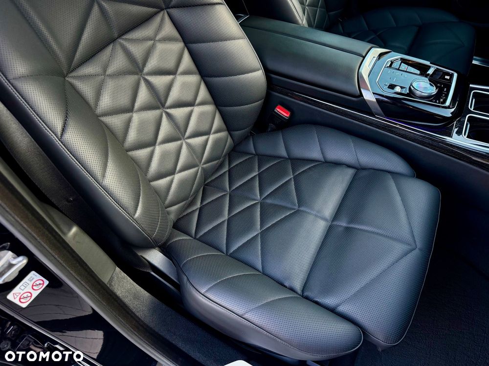BMW Seria 7 730d xDrive sport - 32
