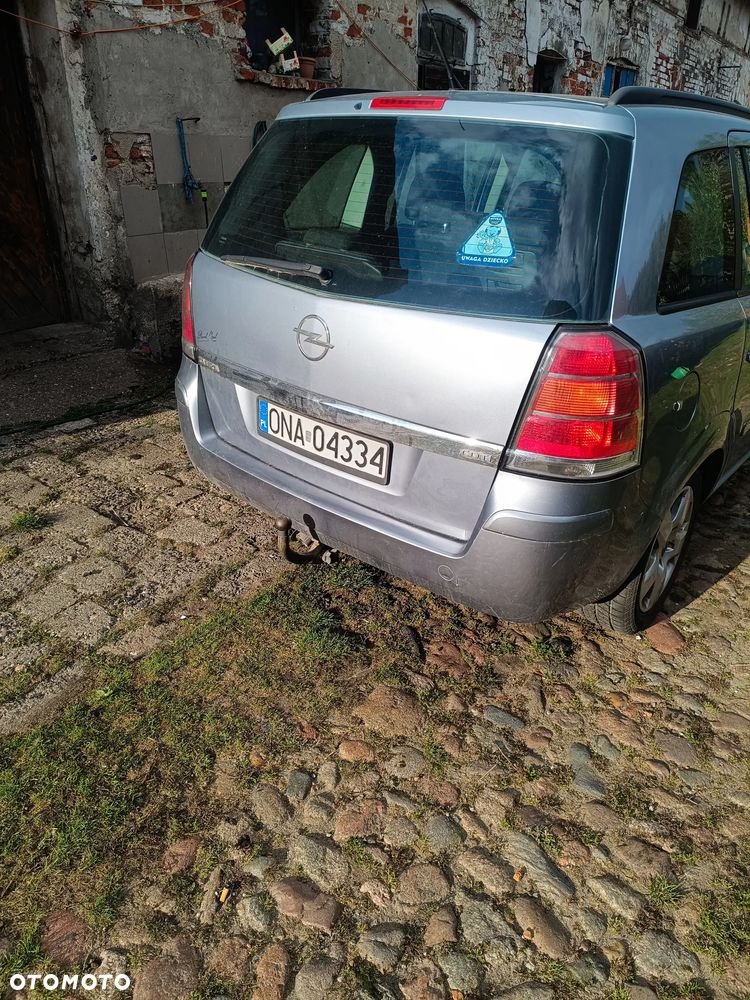 Opel Zafira 1.9 CDTI Essentia - 4