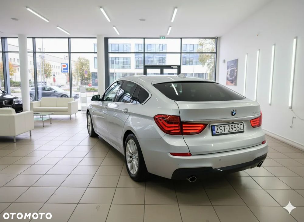 BMW 5GT - 3
