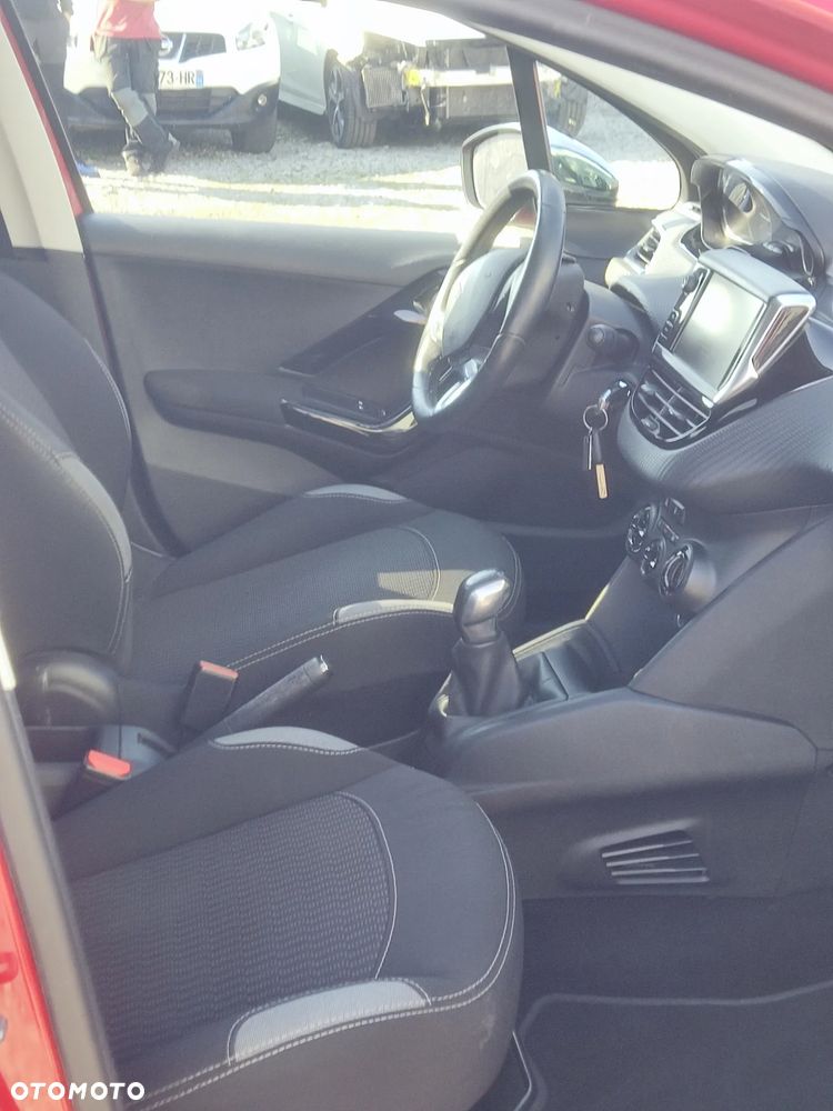 Peugeot 208 1.2 VTi Allure - 8