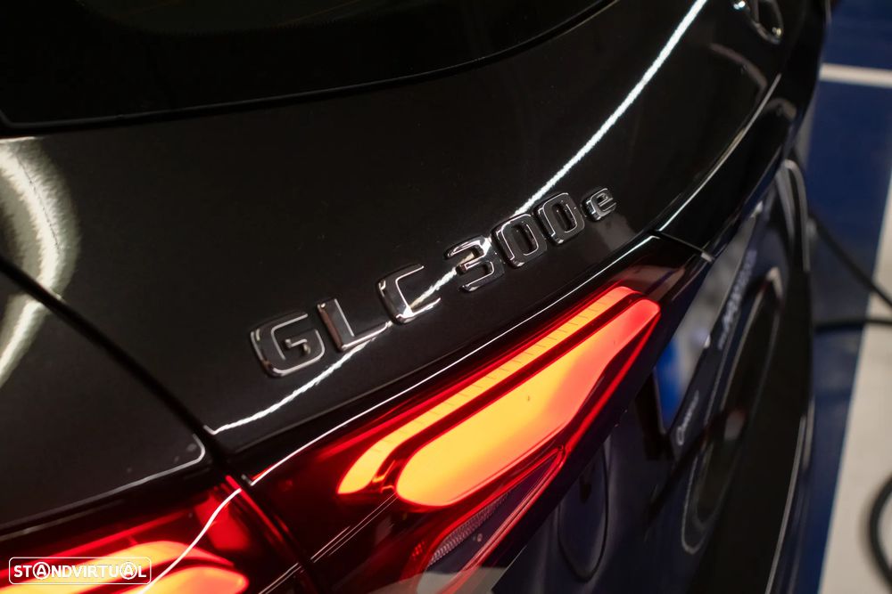 Mercedes-Benz GLC 300 e 4Matic 9G-TRONIC Avantgarde Advanced - 11