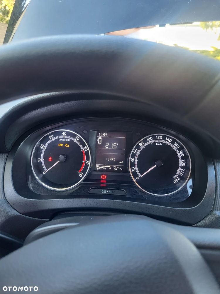 Skoda RAPID 1.0 TSI Active - 10