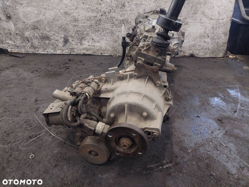 SKRZYNIA BIEGÓW + REDUKTOR KIA SORENTO I 2.5 CRDI - 4