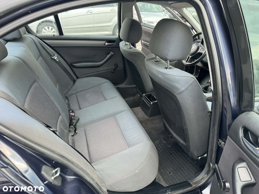 BMW Seria 3 318i - 19