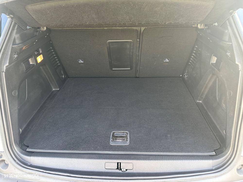 Peugeot 3008 1.6 Hybrid4 GT Line e-EAT8 - 36