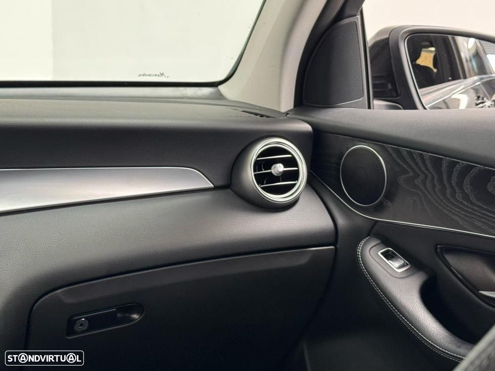 Mercedes-Benz GLC 300 e 4Matic 9G-TRONIC Avantgarde Advanced - 28