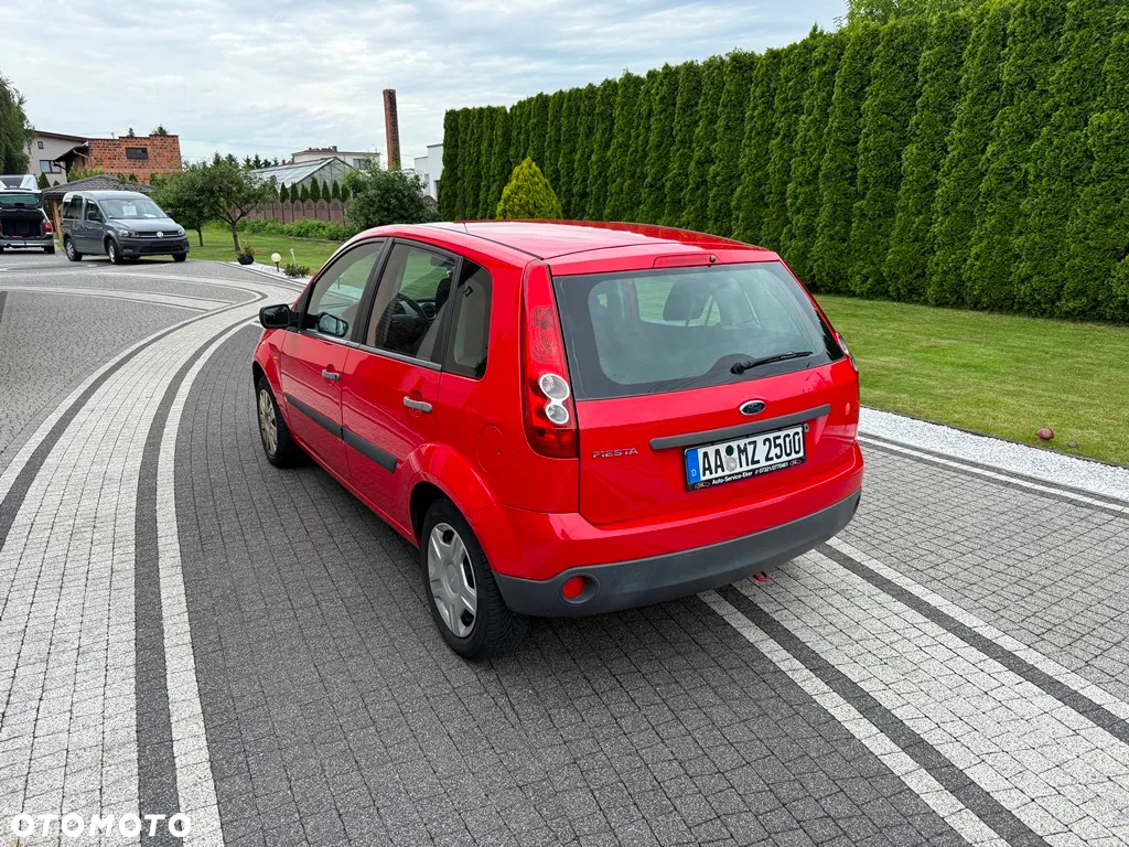 Ford Fiesta 1.3 Ambiente - 12