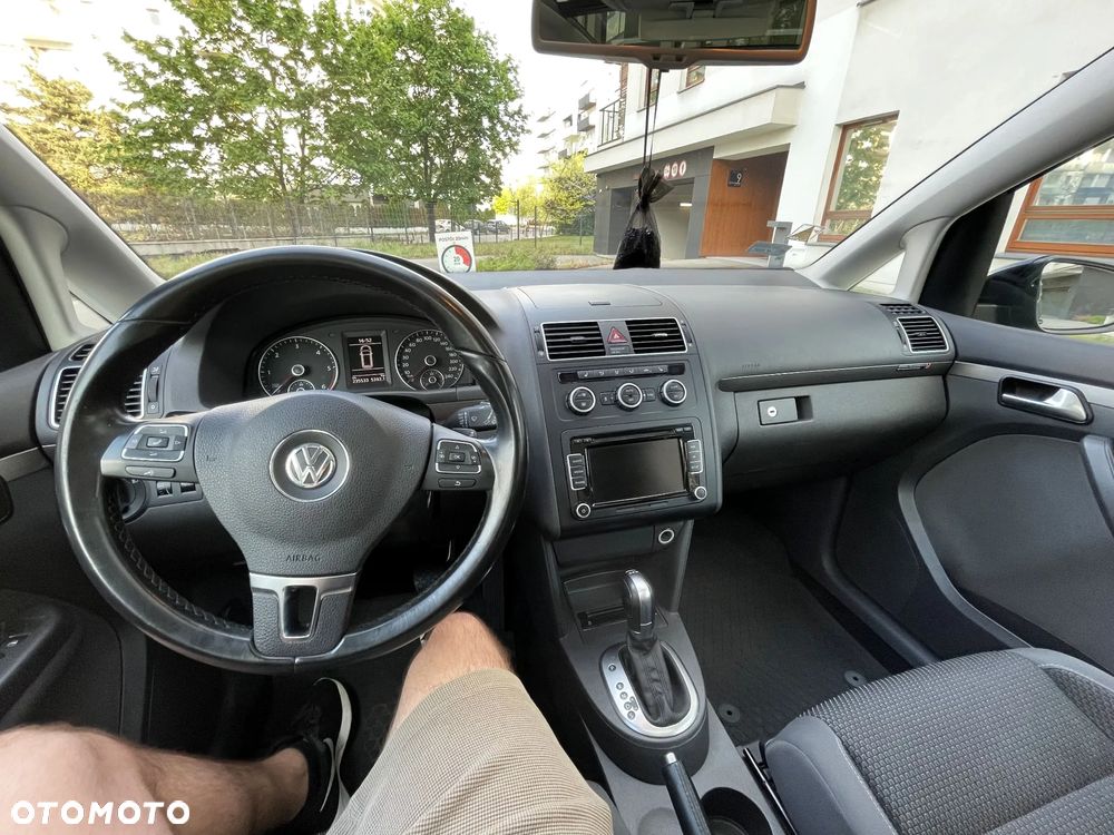 Volkswagen Touran 2.0 TDI DSG Highline - 9