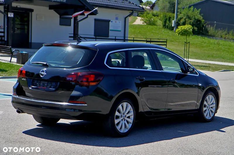 Opel Astra 1.4 Turbo Cosmo - 4