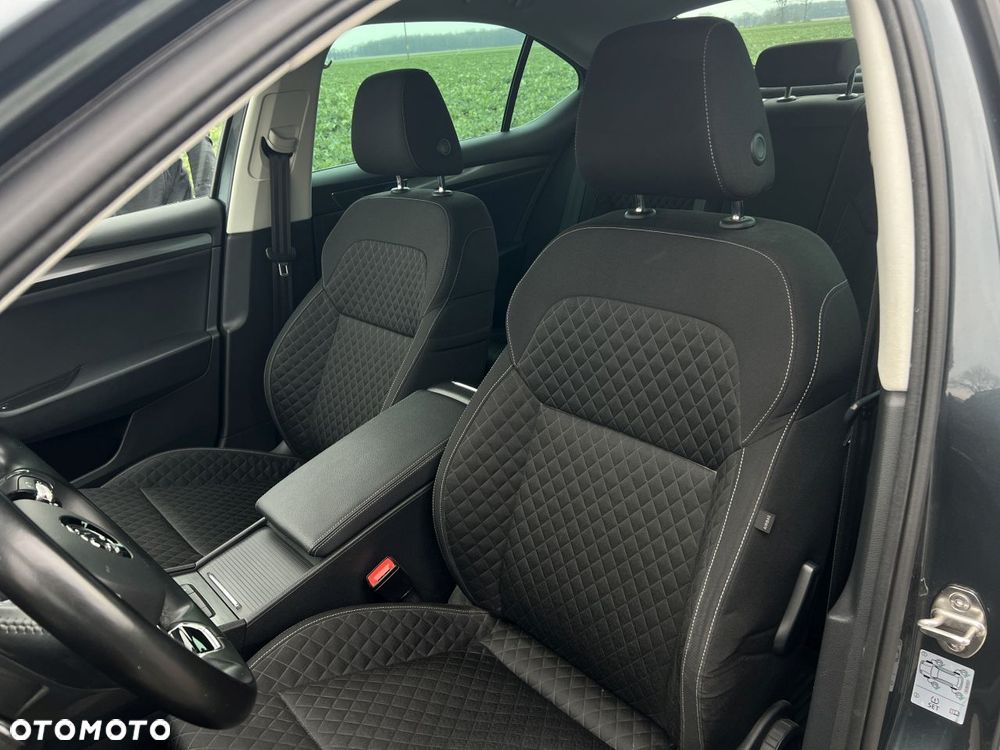 Skoda Superb 2.0 TDI SCR Ambition DSG - 18