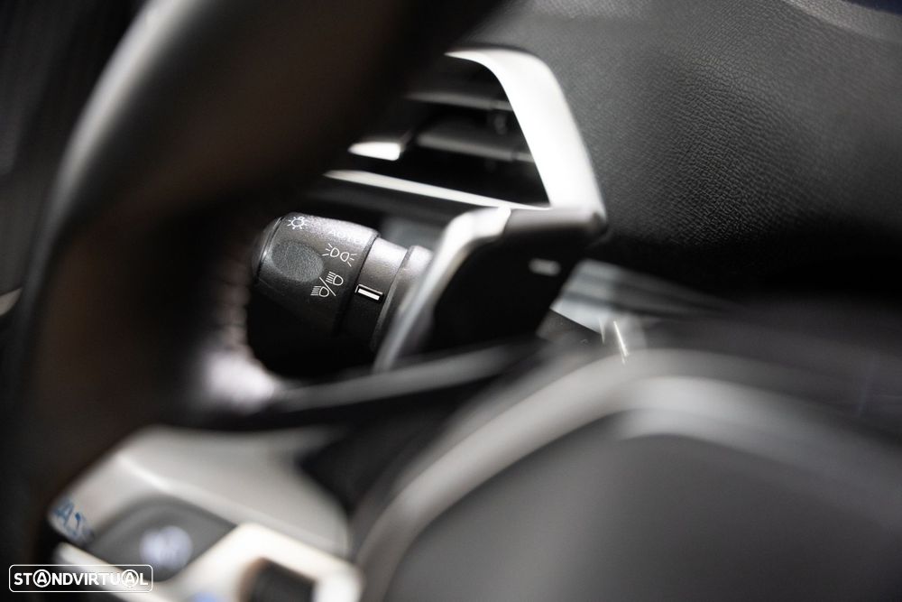 Peugeot 3008 1.2 PureTech Allure EAT8 - 24