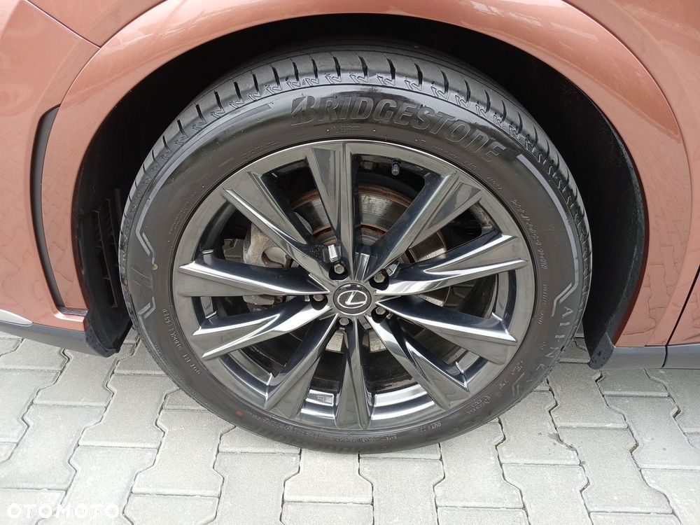 Lexus RX 450h+ F Sport Design - 29